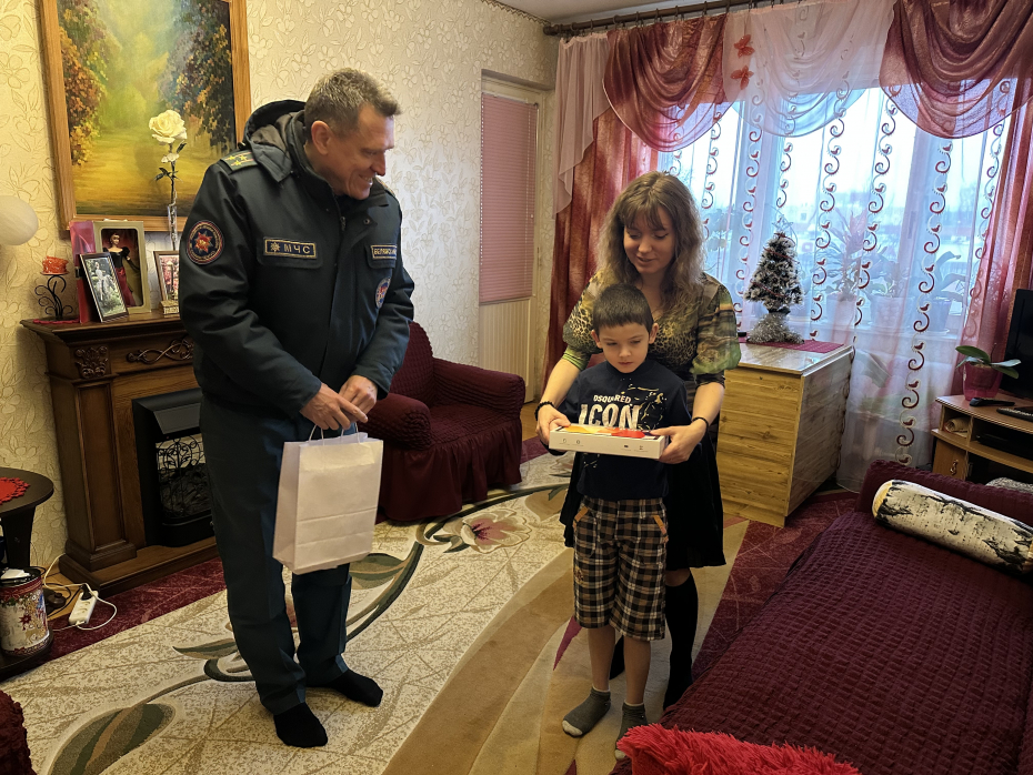 Лидские спасатели приняли участие в благотворительной акции «Наши дети»